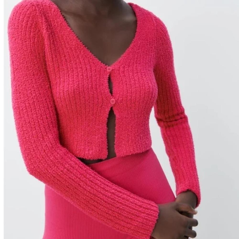 NWOT ZARA Hot Pink Textured Knit Cropped Cardigan – Size Medium